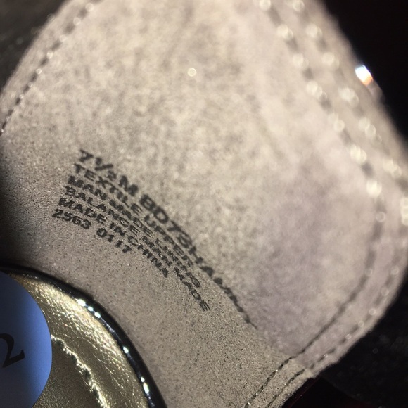 Bandolino Black Heels - Picture 3 of 4